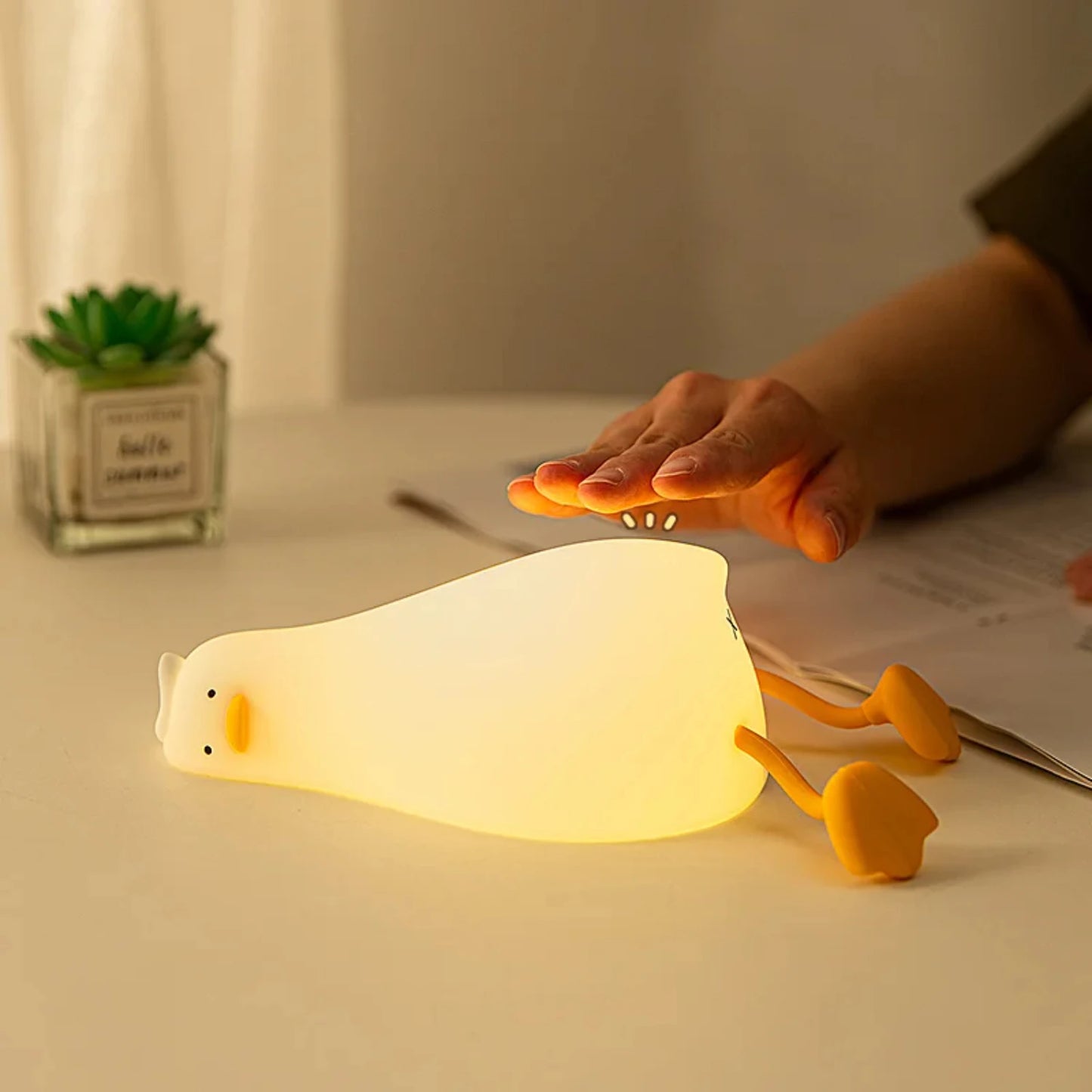 Cute Duck-Shaped Rechargeable Night Light for Kids - Soft Lamp & Portable Decoration - Ideal Child Gift for Cozy Atmosphere in N